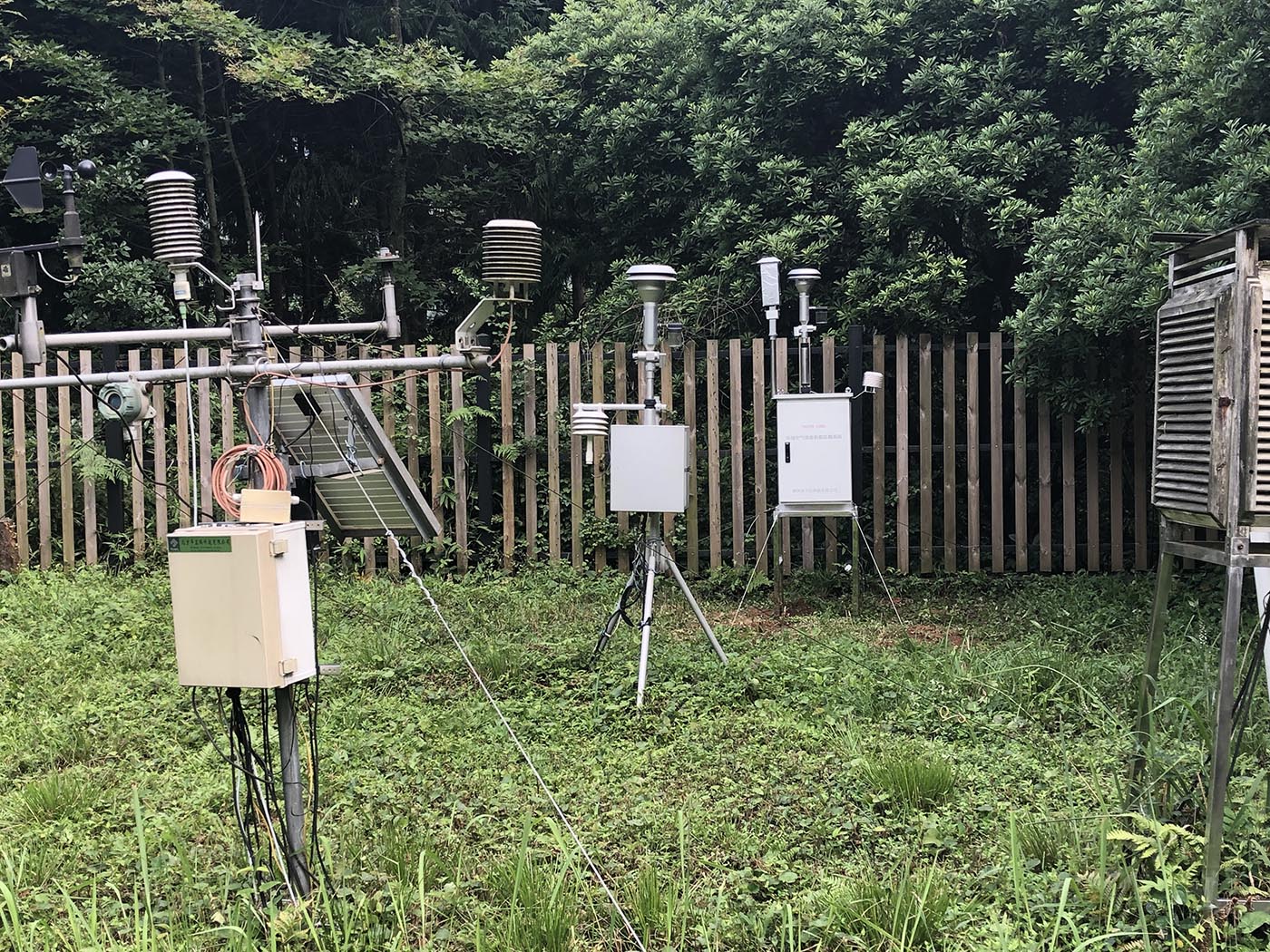 大氣環(huán)境監(jiān)測平臺系統(tǒng)設(shè)備廠家