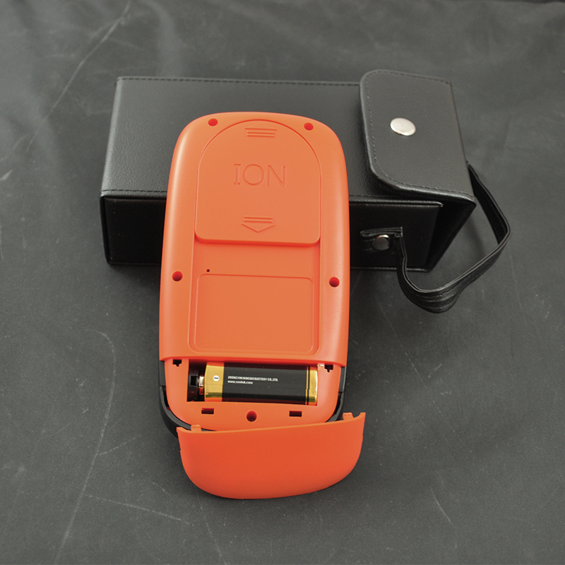 固體負(fù)氧離子檢測儀的工作原理